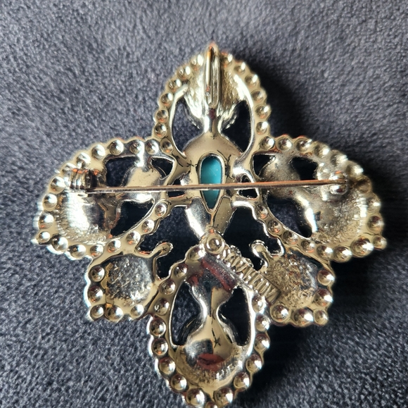 Sarah Cov Brooch - Picture 4 of 5